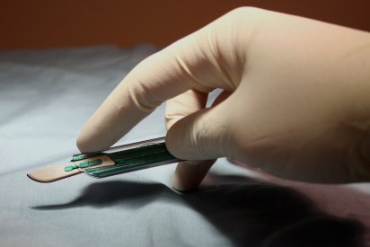 scalpel-10-blade-correct